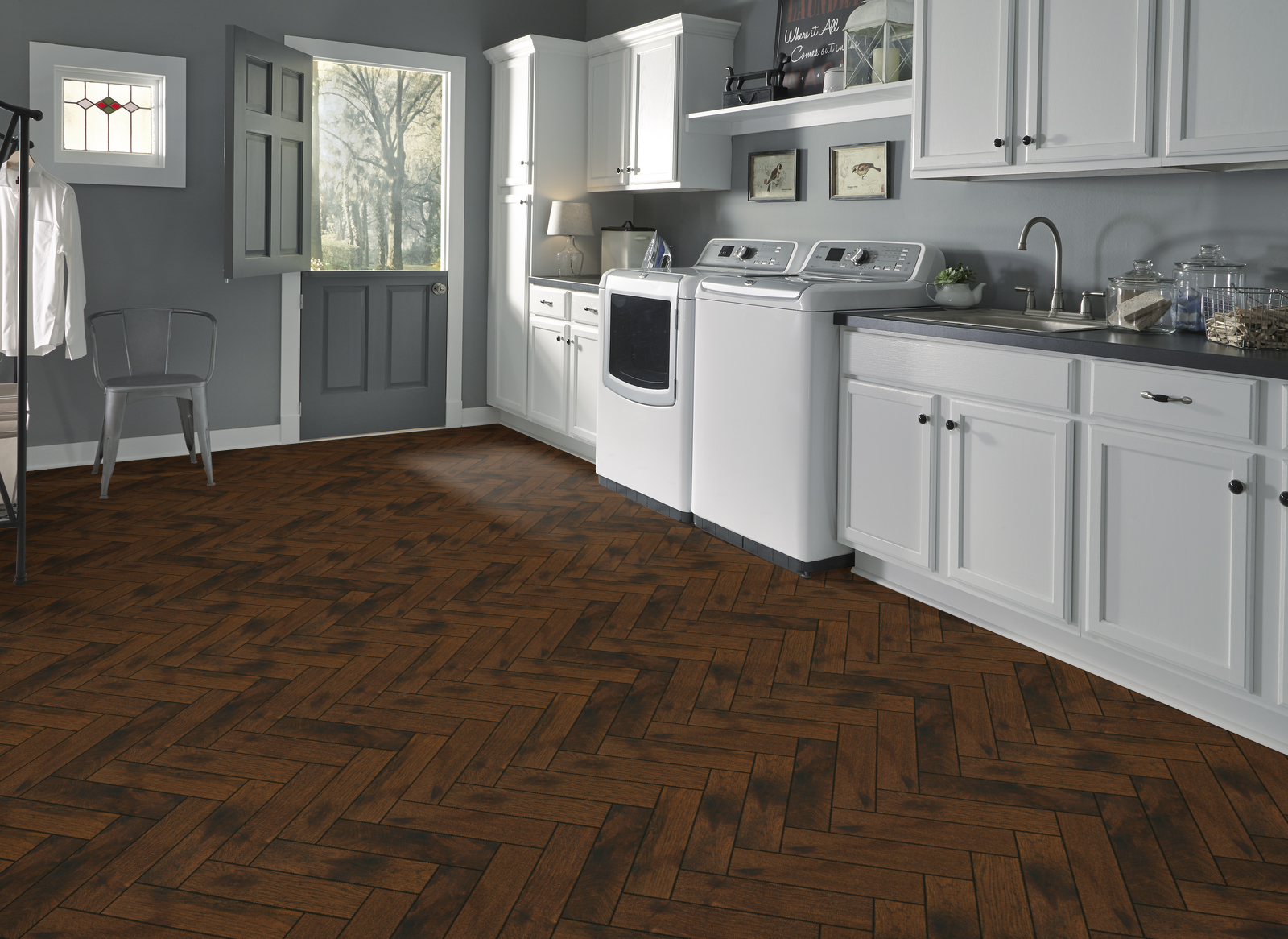 Herringbone Golden Oak Brush & UV Oiled Engineered Flooring – 100mm x 14mm x 400mm